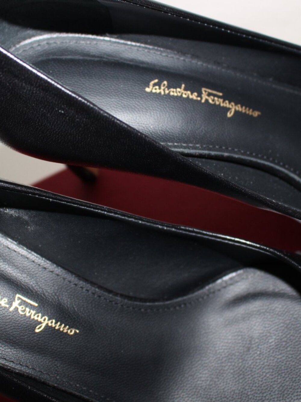 Salvatore Ferragamo  85mm Vara Bow pumps - Picture 16 of 16